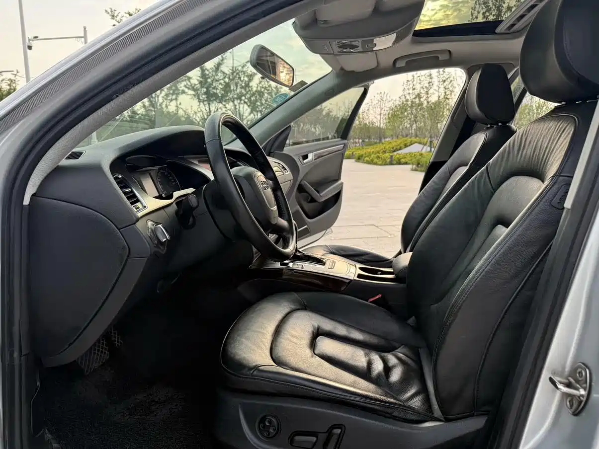 Audi A4L 2012 2.0 TFSI Auto Standard фото 8