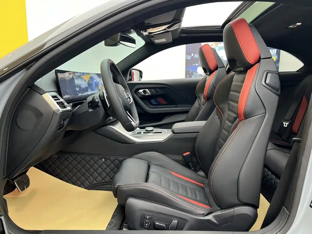 BMW M240i 2026 2025 M240i xDrive