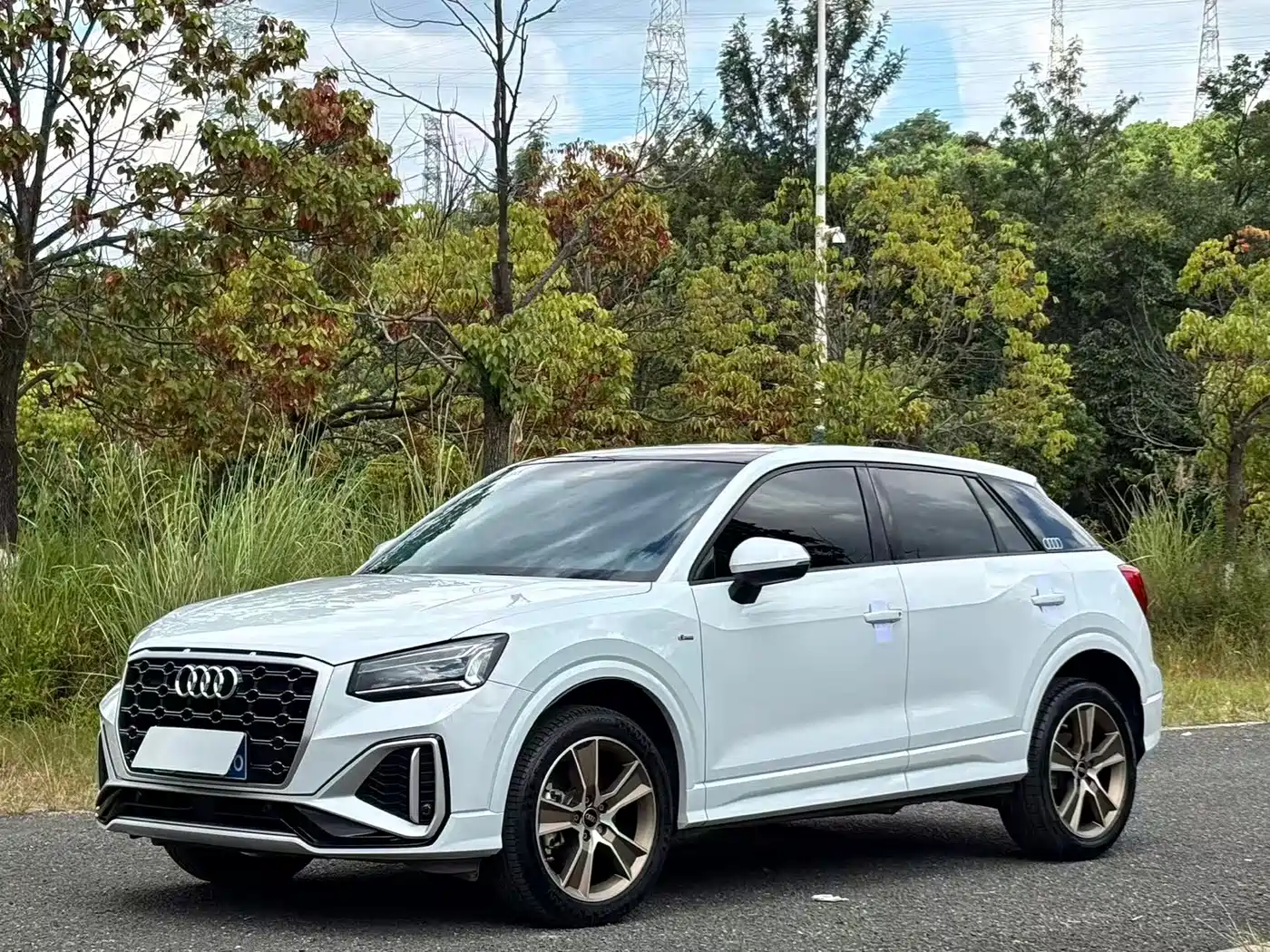 Фото 1 - Audi Q2L