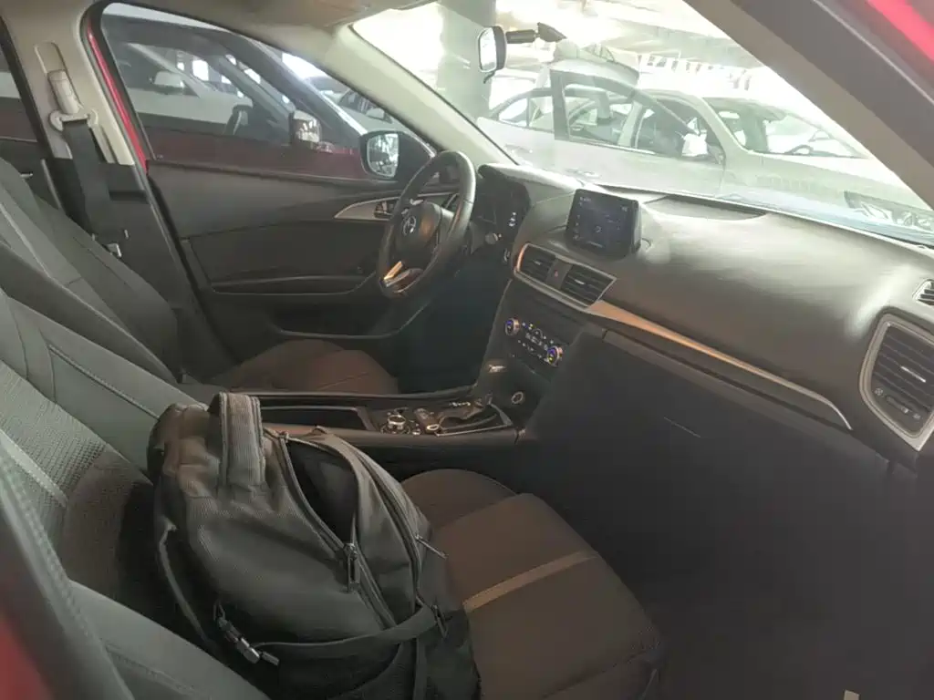 Фото 25 - Mazda Mazda3 Axela