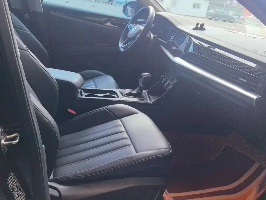 Фото 7 - Volkswagen Passat