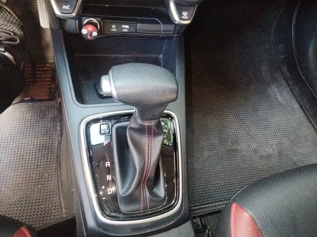 Kia KX CROSS 2018 2017 1.4L AT GLS