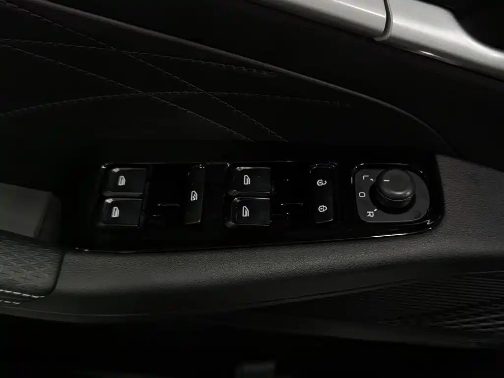 Geely Emgrand 2025 2026 Model 4th Generation 4 Millionth Anniversary Edition 1.5L CVT Stellar