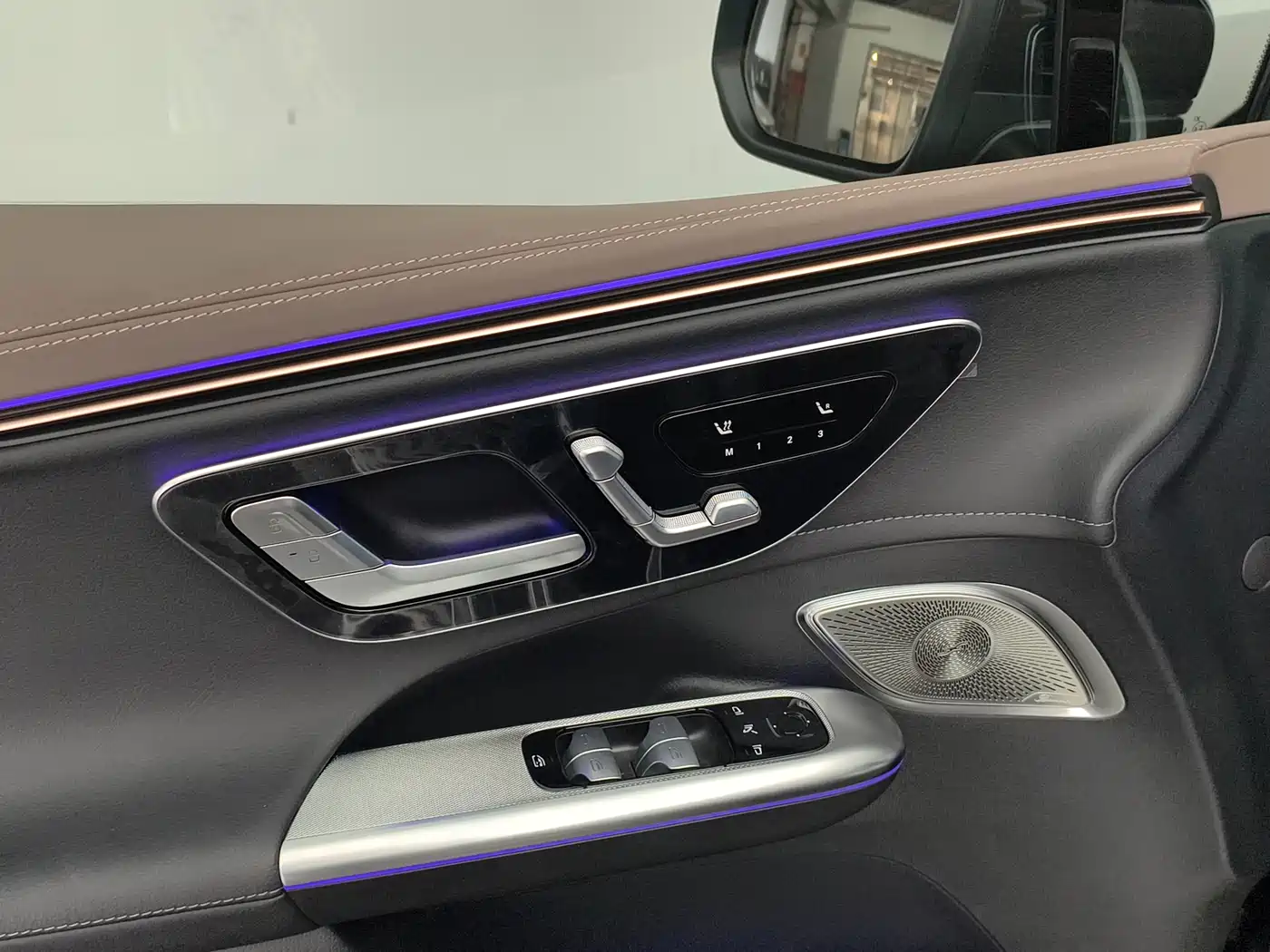 MERCEDES-BENZ EQE SUV