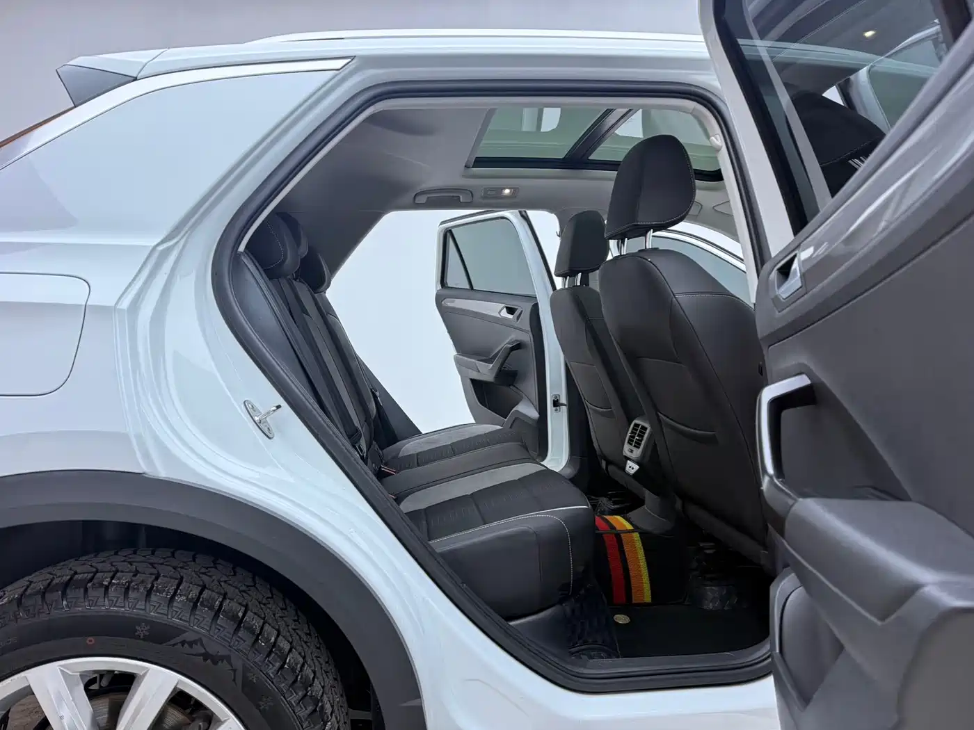 VOLKSWAGEN T ROC EXPLORING SONGS