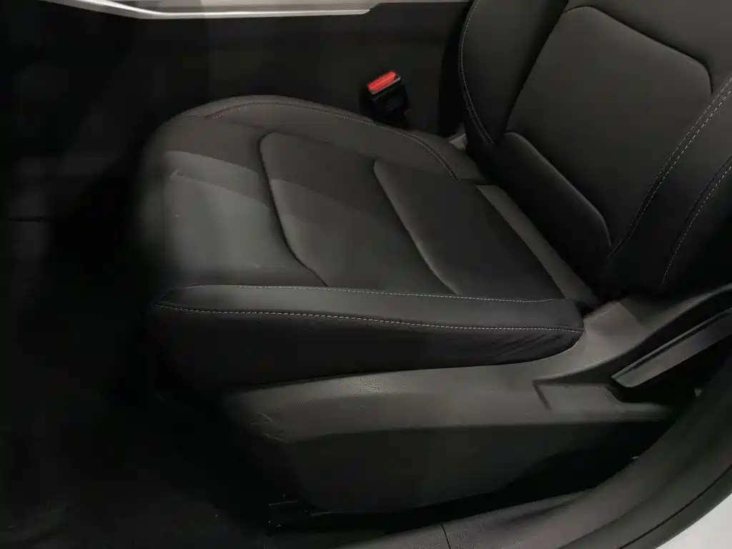 Geely Emgrand 2025 2026 Model 4th Generation 4 Millionth Anniversary Edition 1.5L CVT Stellar