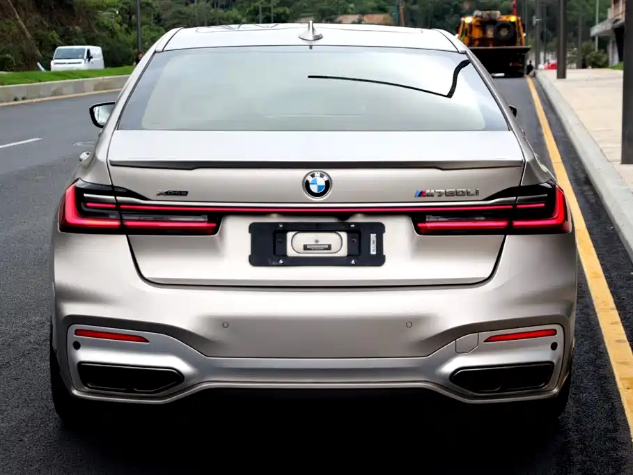 BMW 7 SERIES