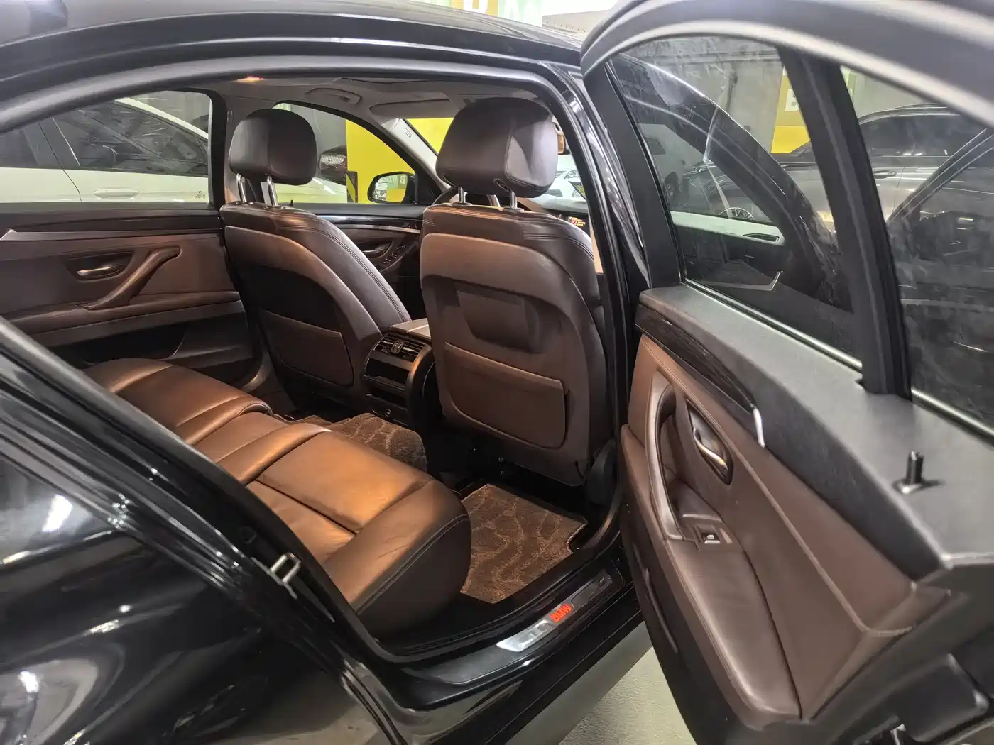 BMW 5 Series 2014 525Li Luxury Design Package фото 10