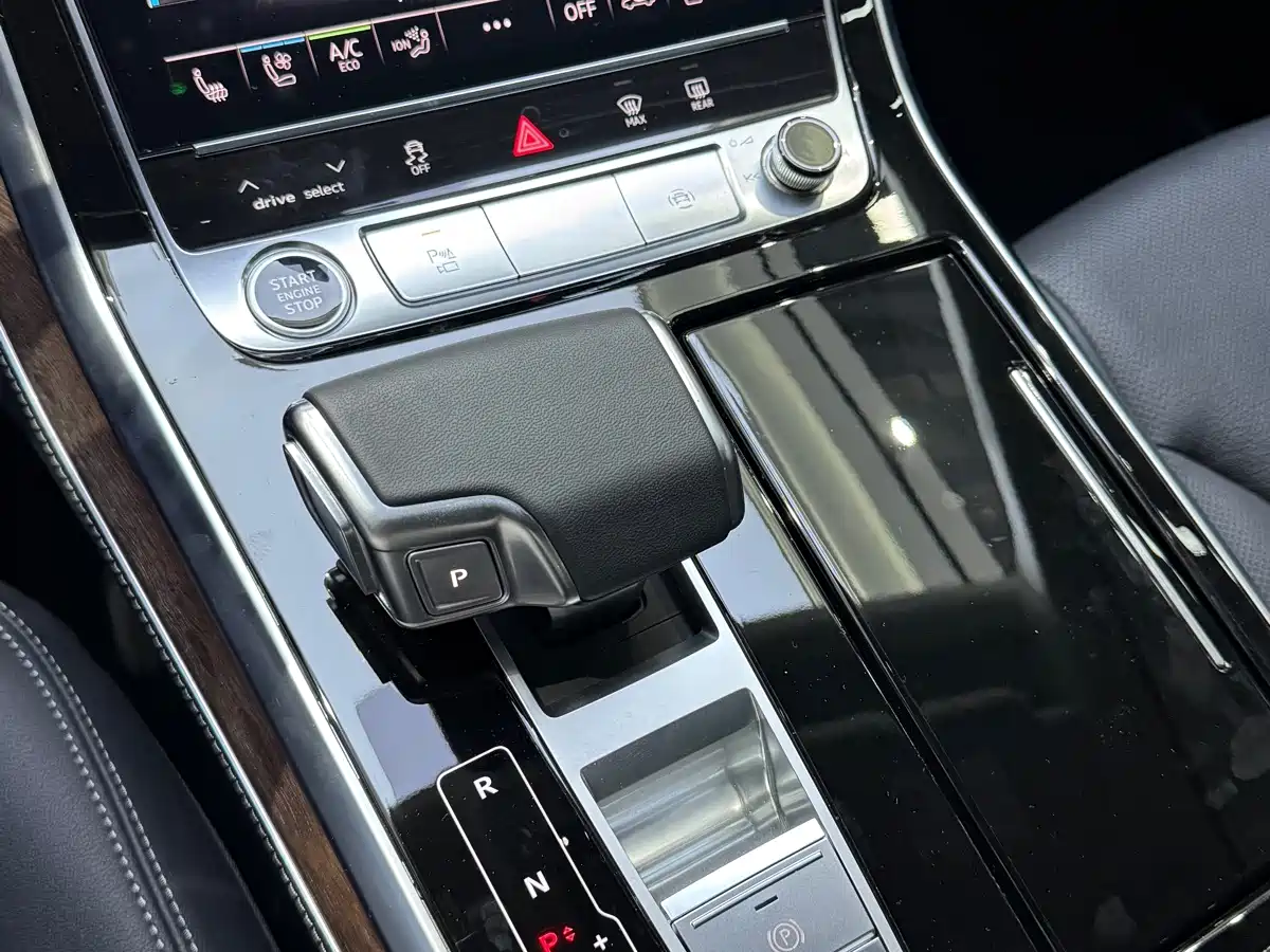 Фото 15 - Audi Q7
