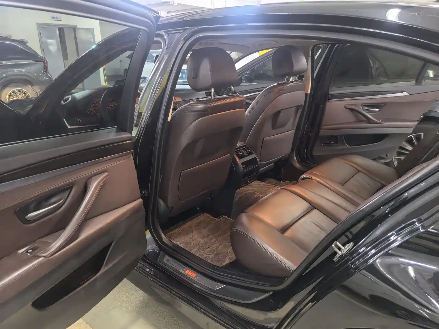 BMW 5 Series 2014 525Li Luxury Design Package фото 8
