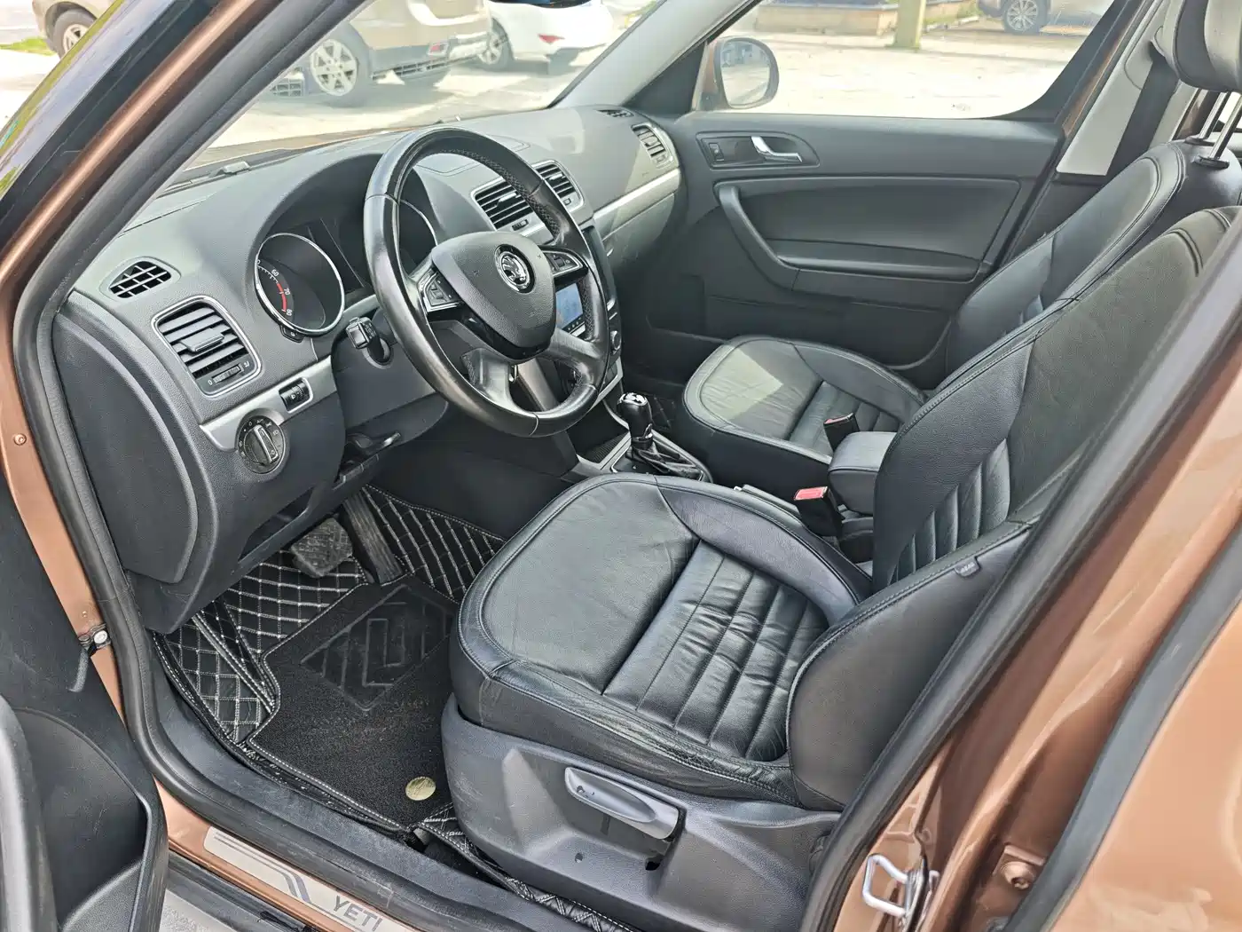 Škoda Yeti 2014 1.8TSI DSG Polar Edition фото 4