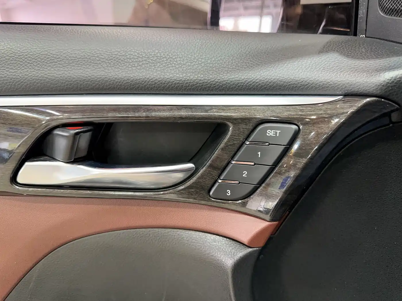 GAC Trumpchi Trumpchi GS8 2017 320T 2WD Luxury Smart Connect (7-seater) фото 15