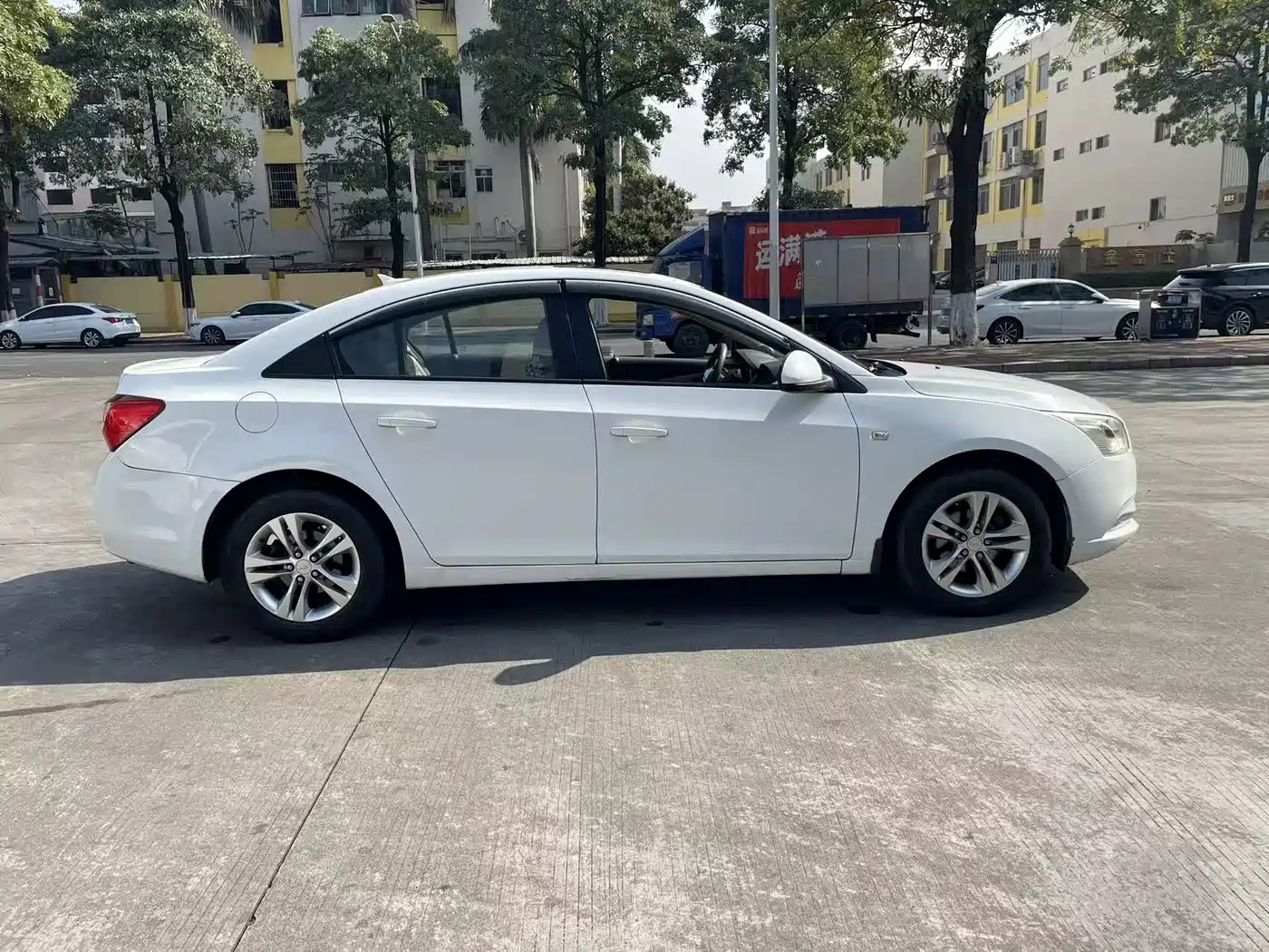 Chevrolet Cruze 2015 1.5L Classic SE AT фото 4