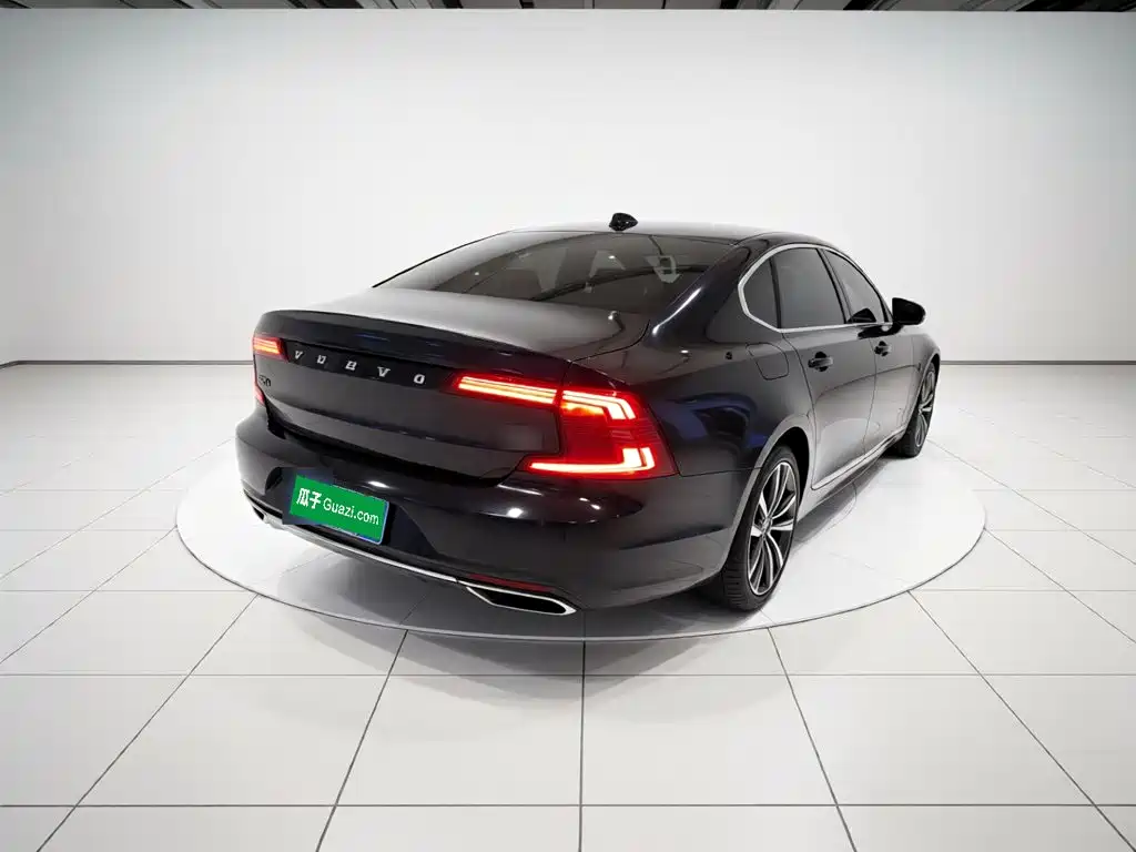 Фото 5 - Volvo S90
