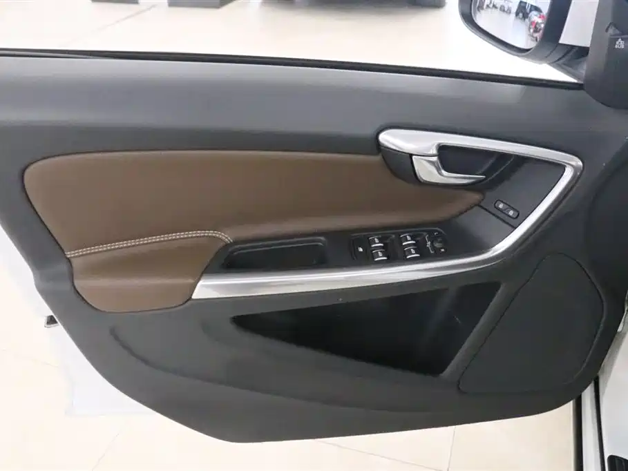 VOLVO S60 PLUG IN HYBRID