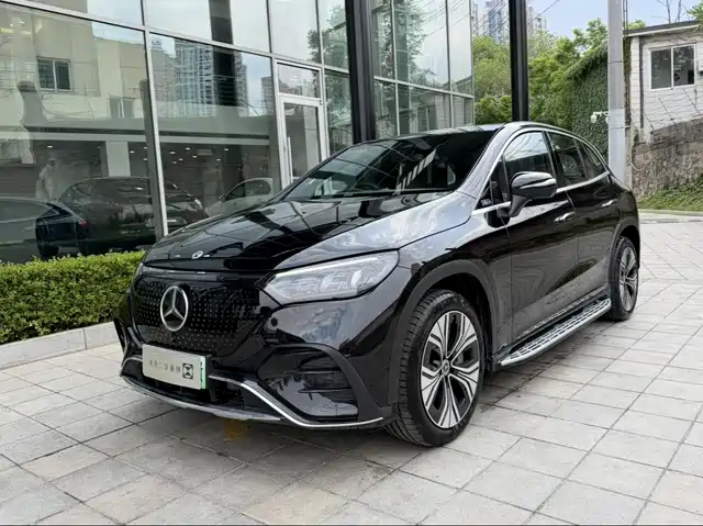Mercedes-Benz EQE SUV 2025