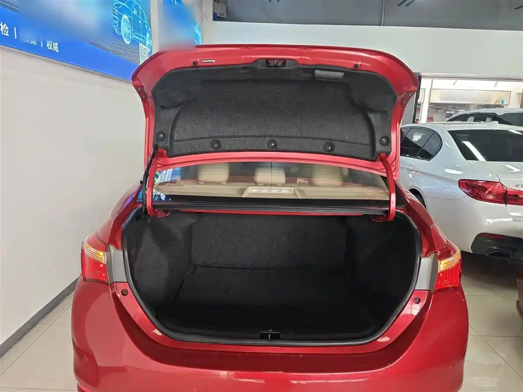 Toyota Corolla 2014 1.6L CVT GL-i фото 19