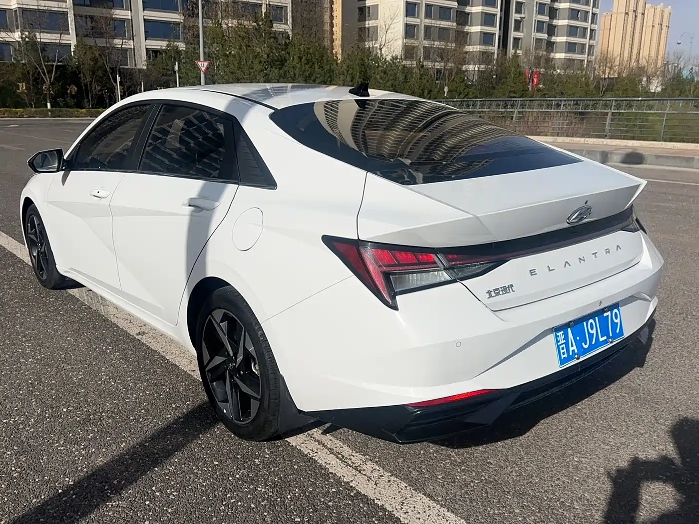 HYUNDAI ELANTRA