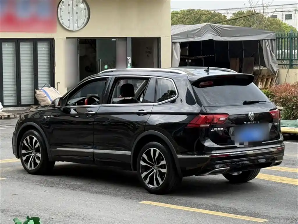 Volkswagen Tiguan L 2021 330TSI Automatic 2WD R-Line Premium фото 25