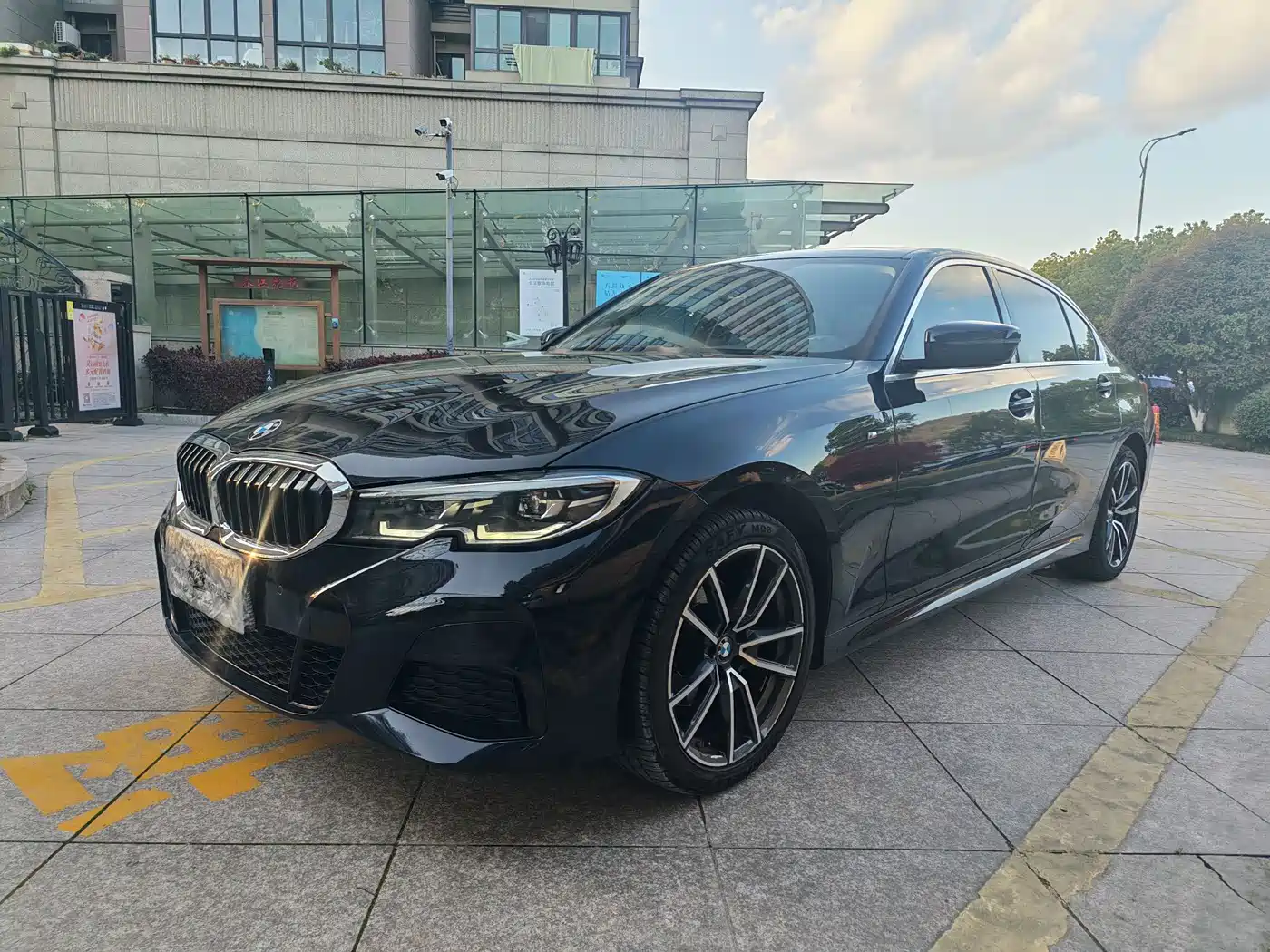 BMW 3 Series 2023 325Li M Sport Package