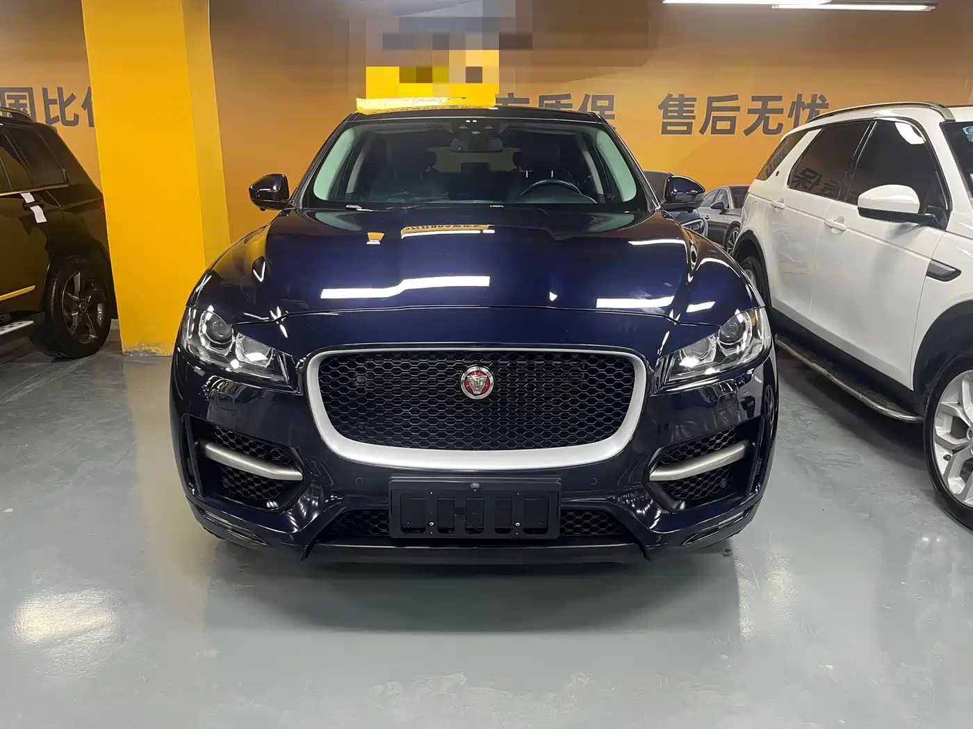 Фото 2 - Jaguar F-PACE