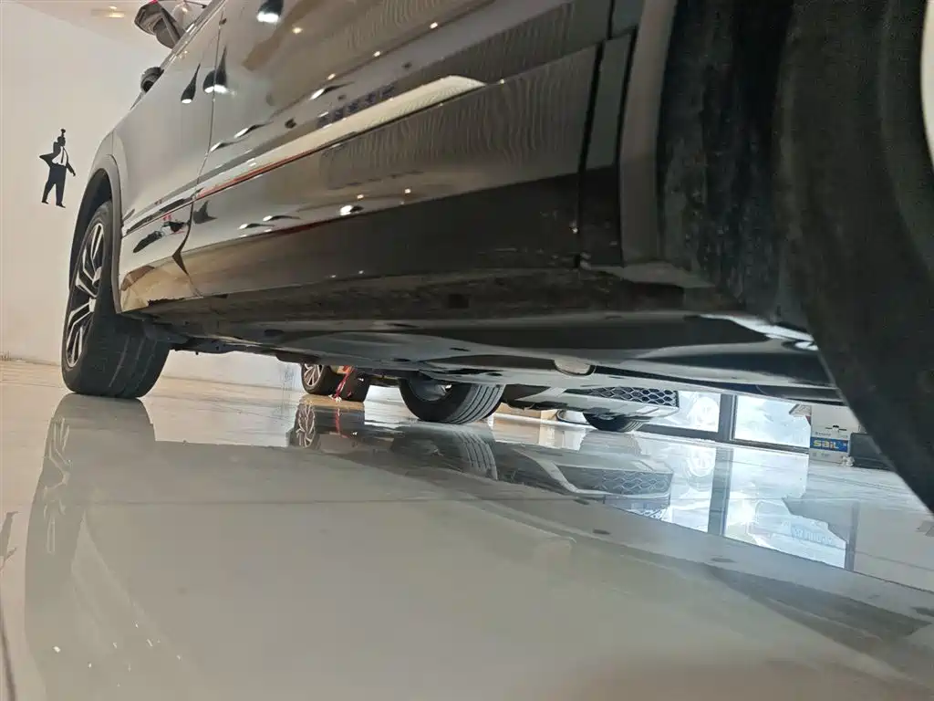 Volkswagen Tiguan L 2021 330TSI Automatic 2WD R-Line Premium фото 20