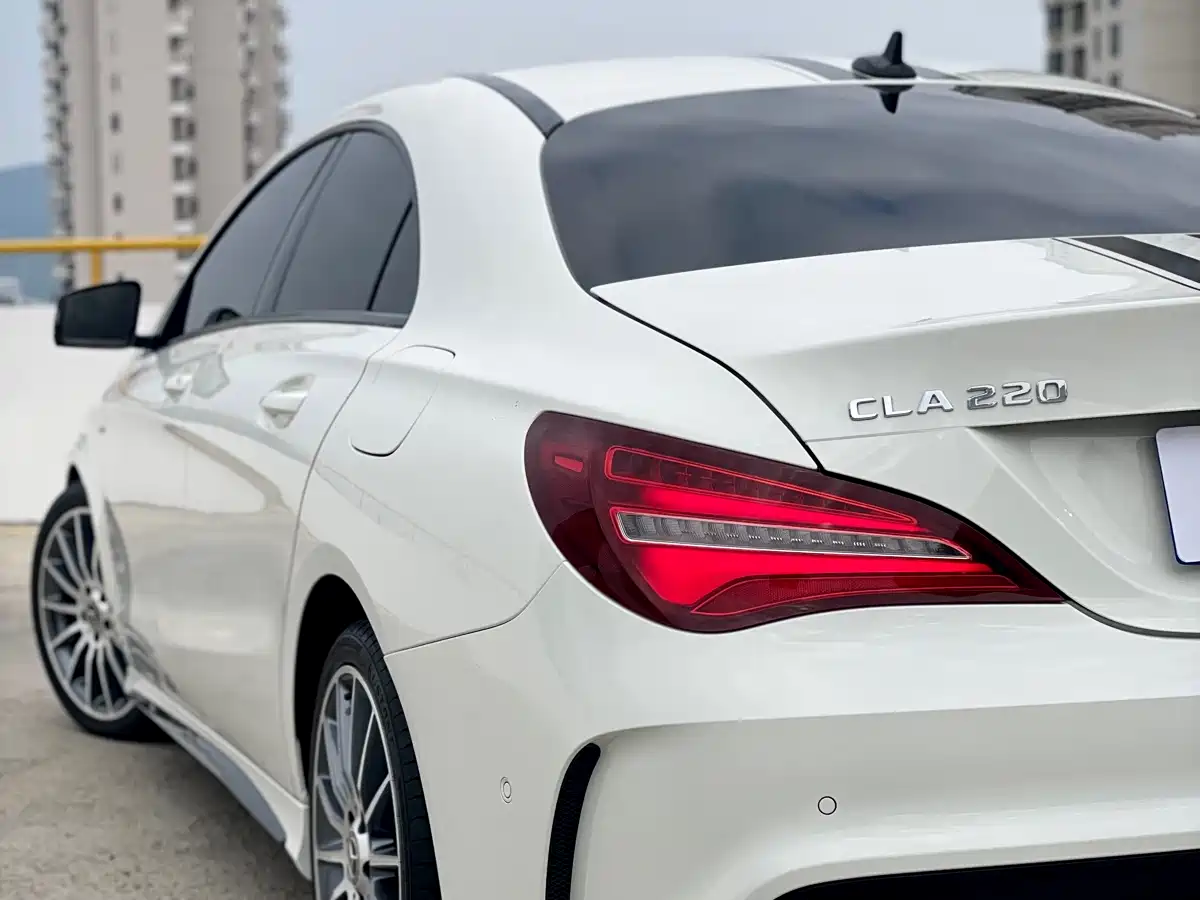 Mercedes-Benz CLA (Import) 2017 CLA 220 4MATIC фото 7