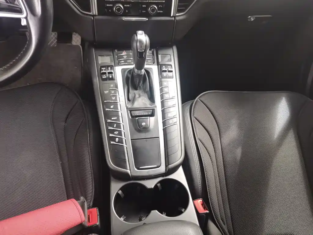 Porsche Macan 2015 2014 Macan 2.0T