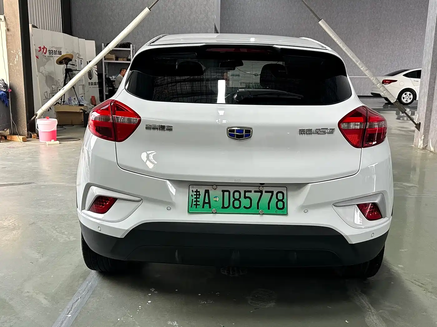 Geely Emgrand GSe 2018 2018 Leading Style