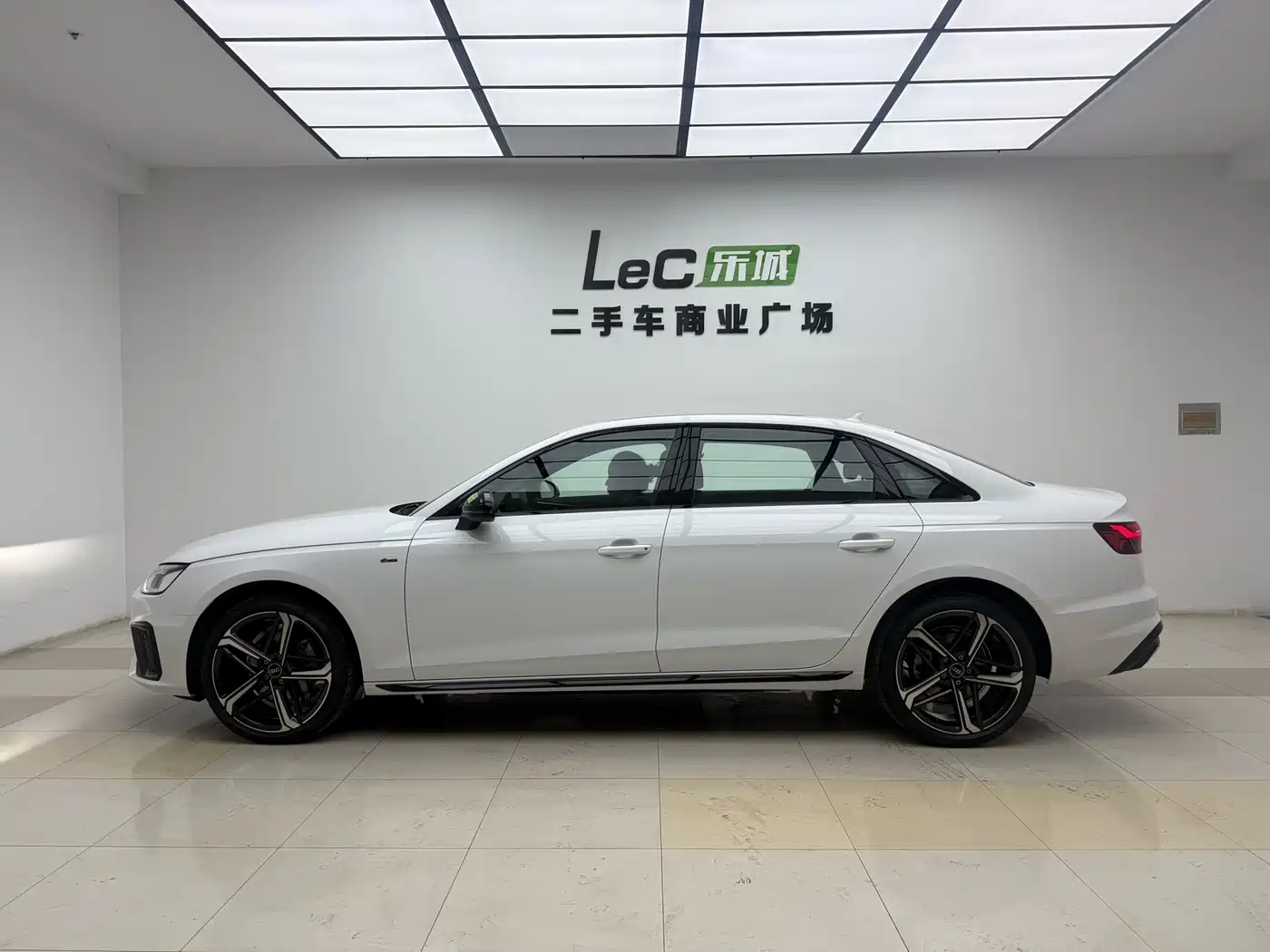 Audi A4L 2025 2025 2 Million Celebration Edition 40 TFSI Luxury Dynamic
