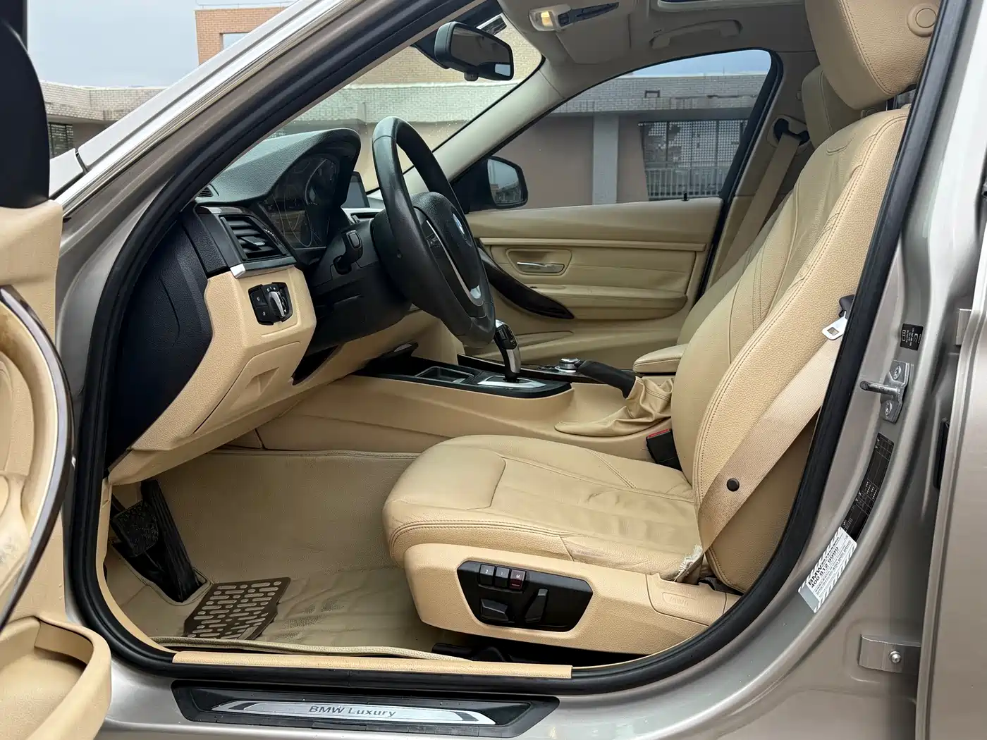 BMW 3 Series 2013 320Li Luxury Design Package фото 4