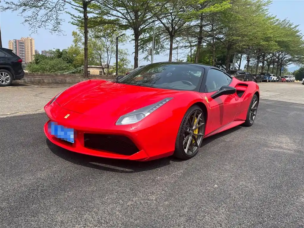 FERRARI 488