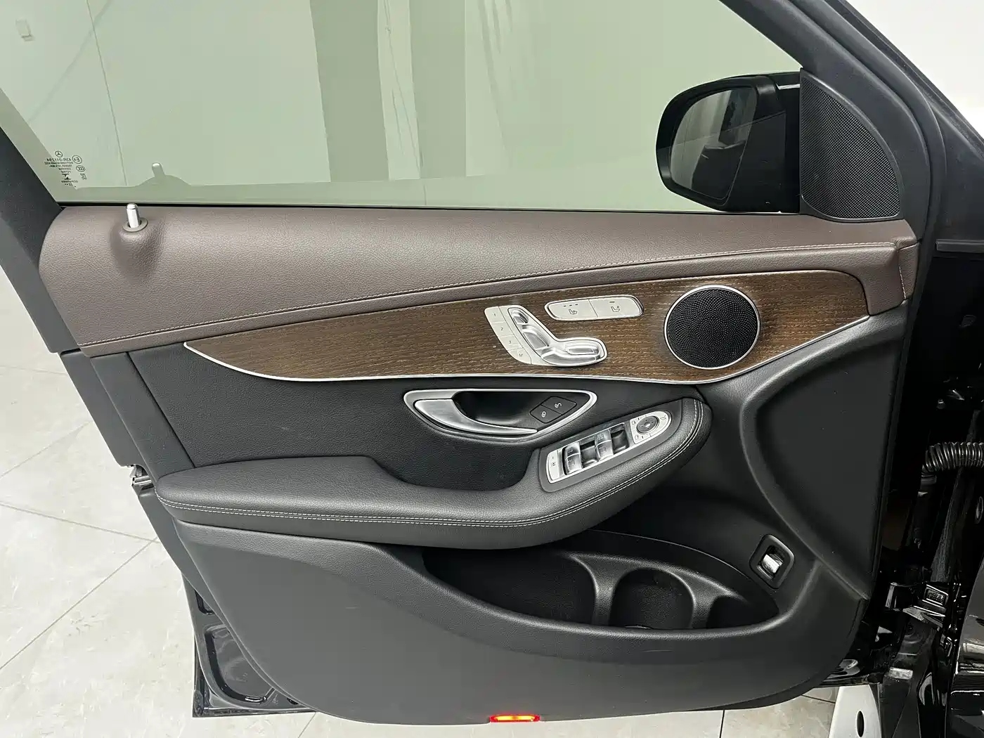 Mercedes-Benz GLC 2022 GLC 300 L 4MATIC Dynamic Collector's Edition фото 15