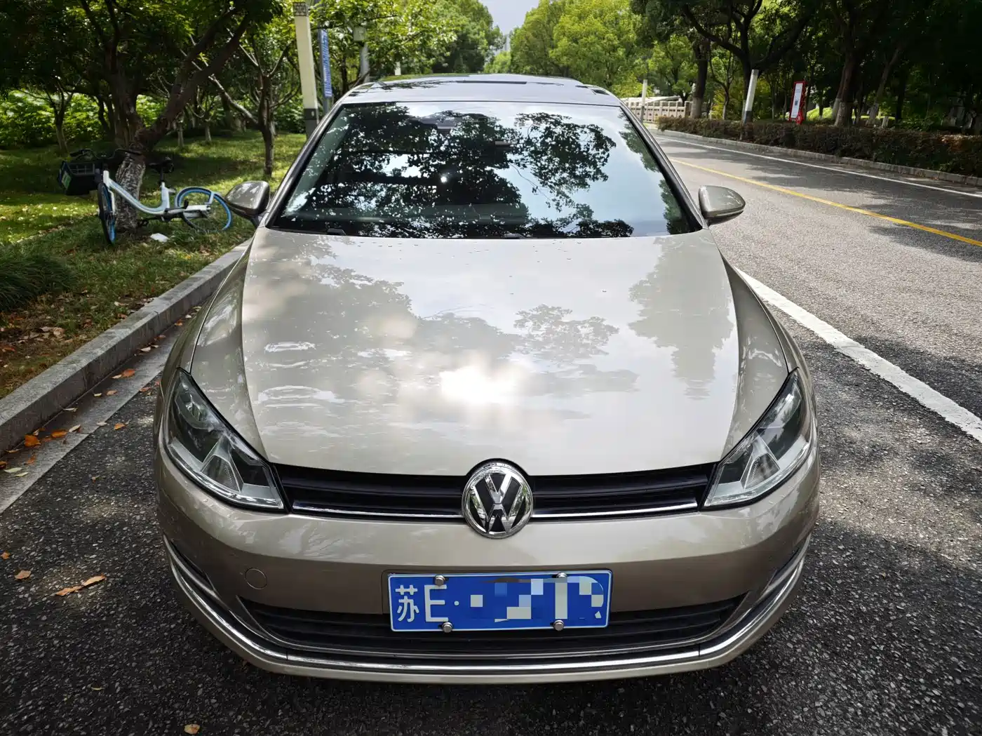 Фото 1 - Volkswagen Golf