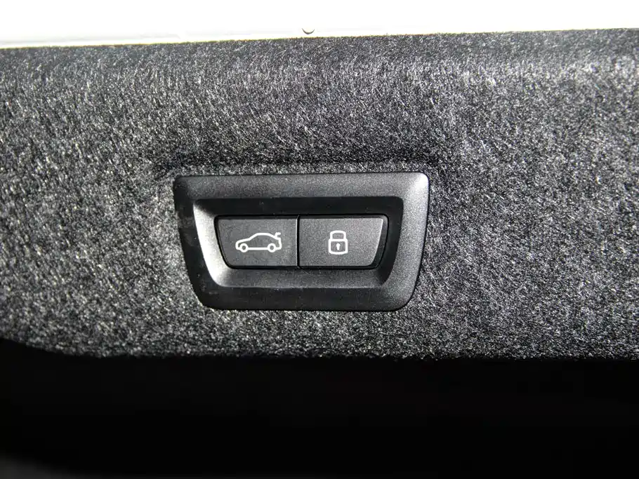 BMW 5 Series 2024 530Li Leading M Sport Package фото 32