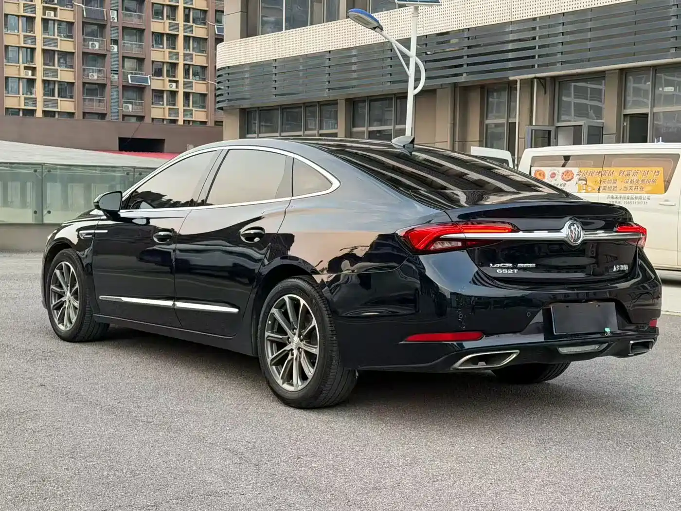 Photo 9 - Buick LaCrosse