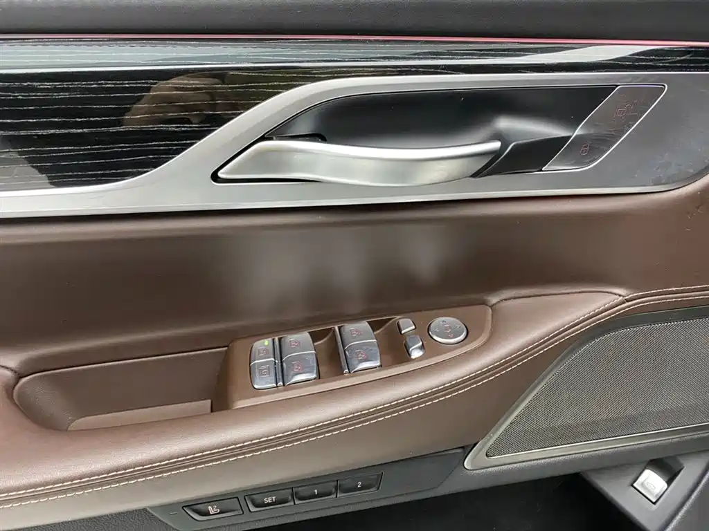 BMW 7 Series 2021 Model 730Li M Sport Package фото 24