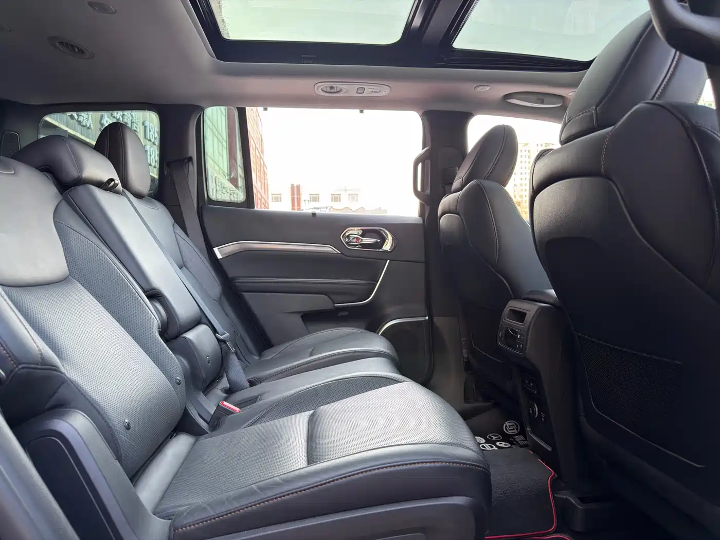 JEEP GRAND COMMANDER