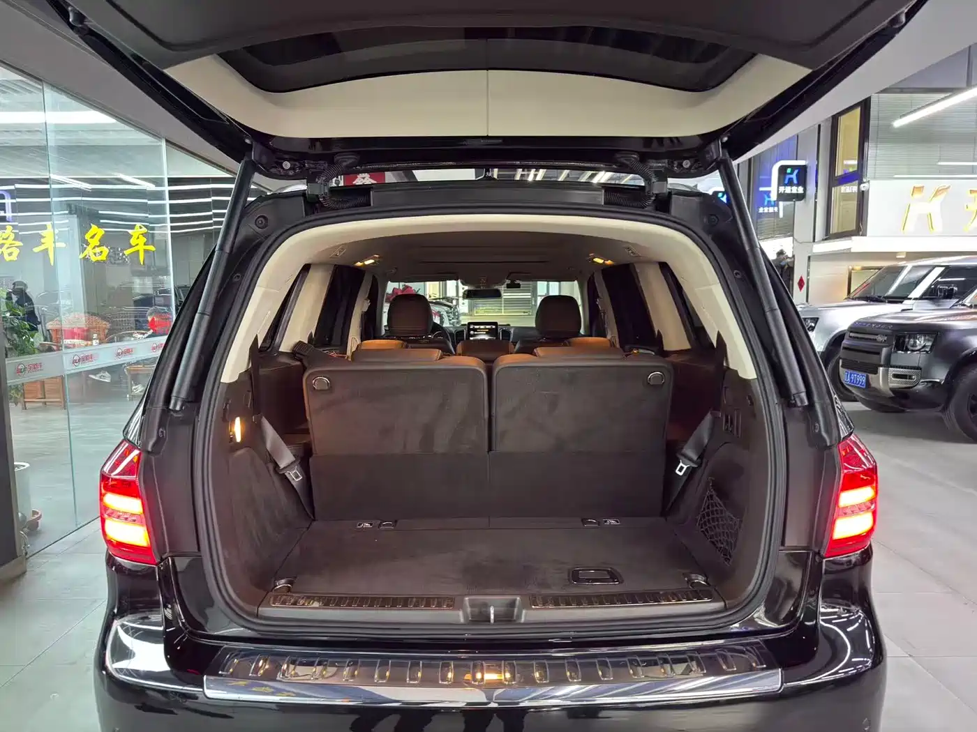 Mercedes-Benz GLS 2019 GLS 400 4MATIC Dynamic Collector's Edition фото 13