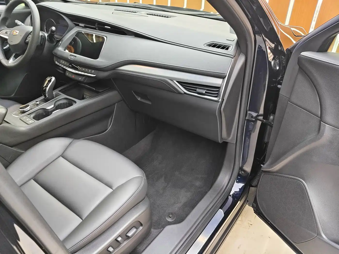 CADILLAC XT4