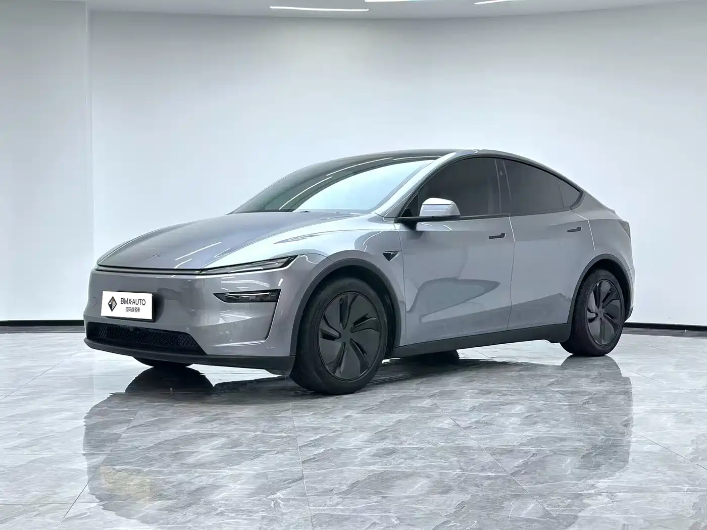 Tesla Model Y 2025 Long Range All-Wheel Drive