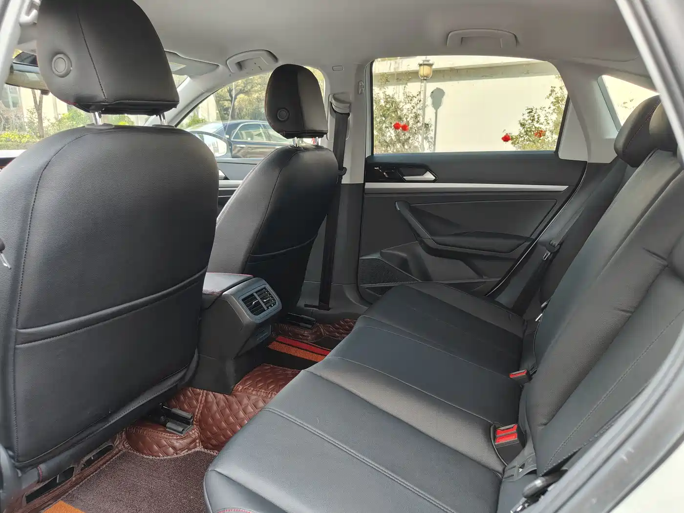 Volkswagen Lavida 2024 Model 1.5L Automatic Delight Edition фото 4