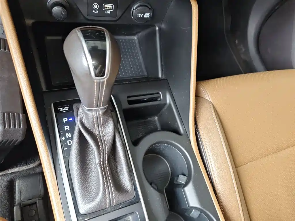 Hyundai Tucson 2015 1.6T Dual Clutch 2WD Leading фото 14