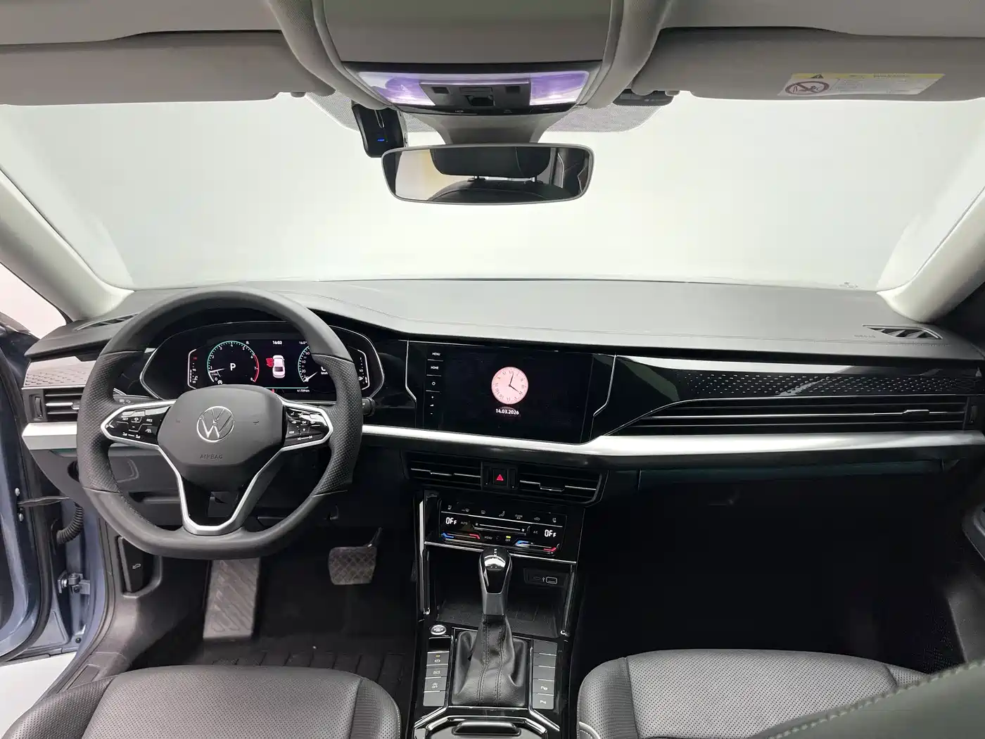 Volkswagen Passat 2022 330TSI Luxury Edition фото 11