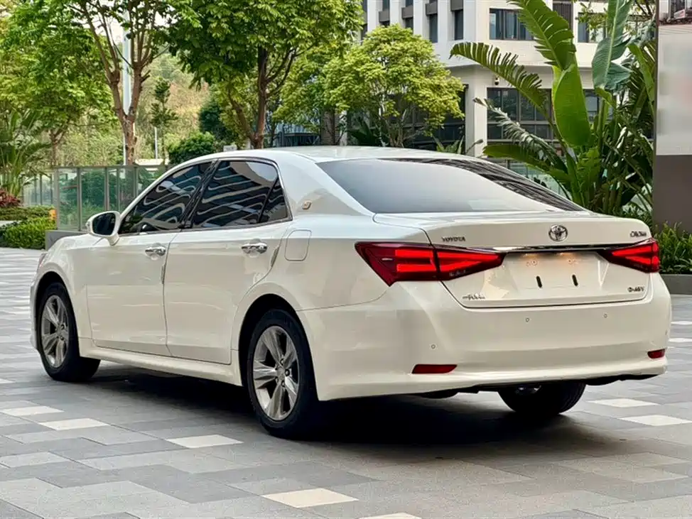 Toyota Crown 2015 2.0T Fashion фото 12