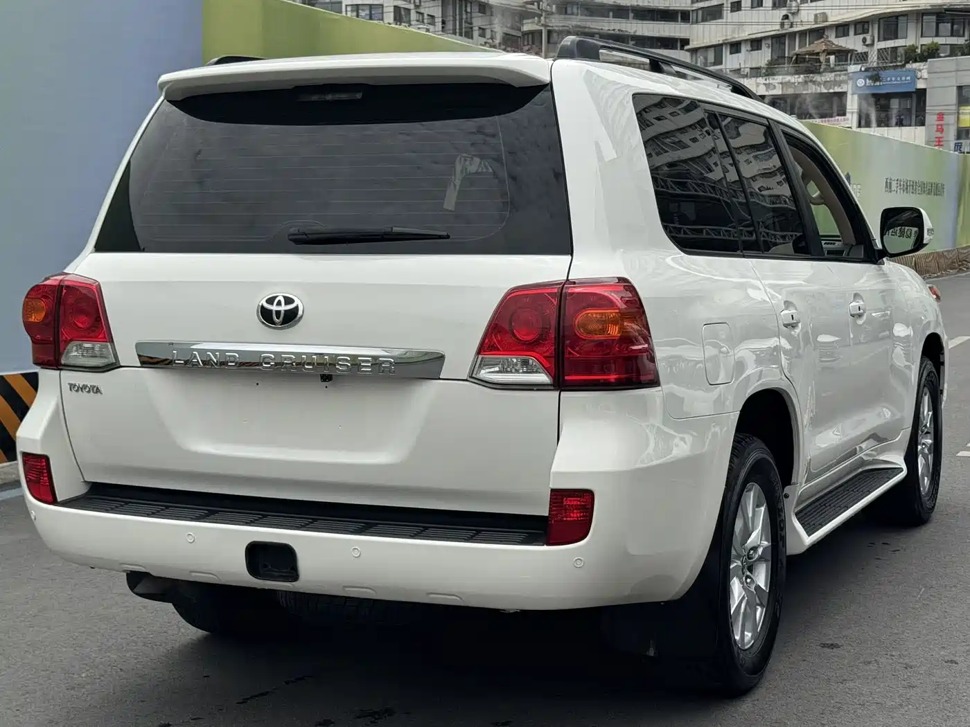 Toyota Land Cruiser 2012 4.0L Automatic VX фото 3