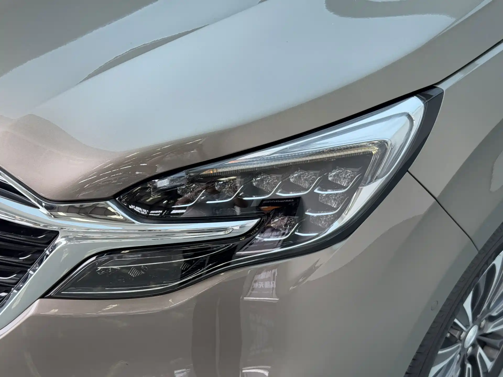 صورة 7 - Buick GL8