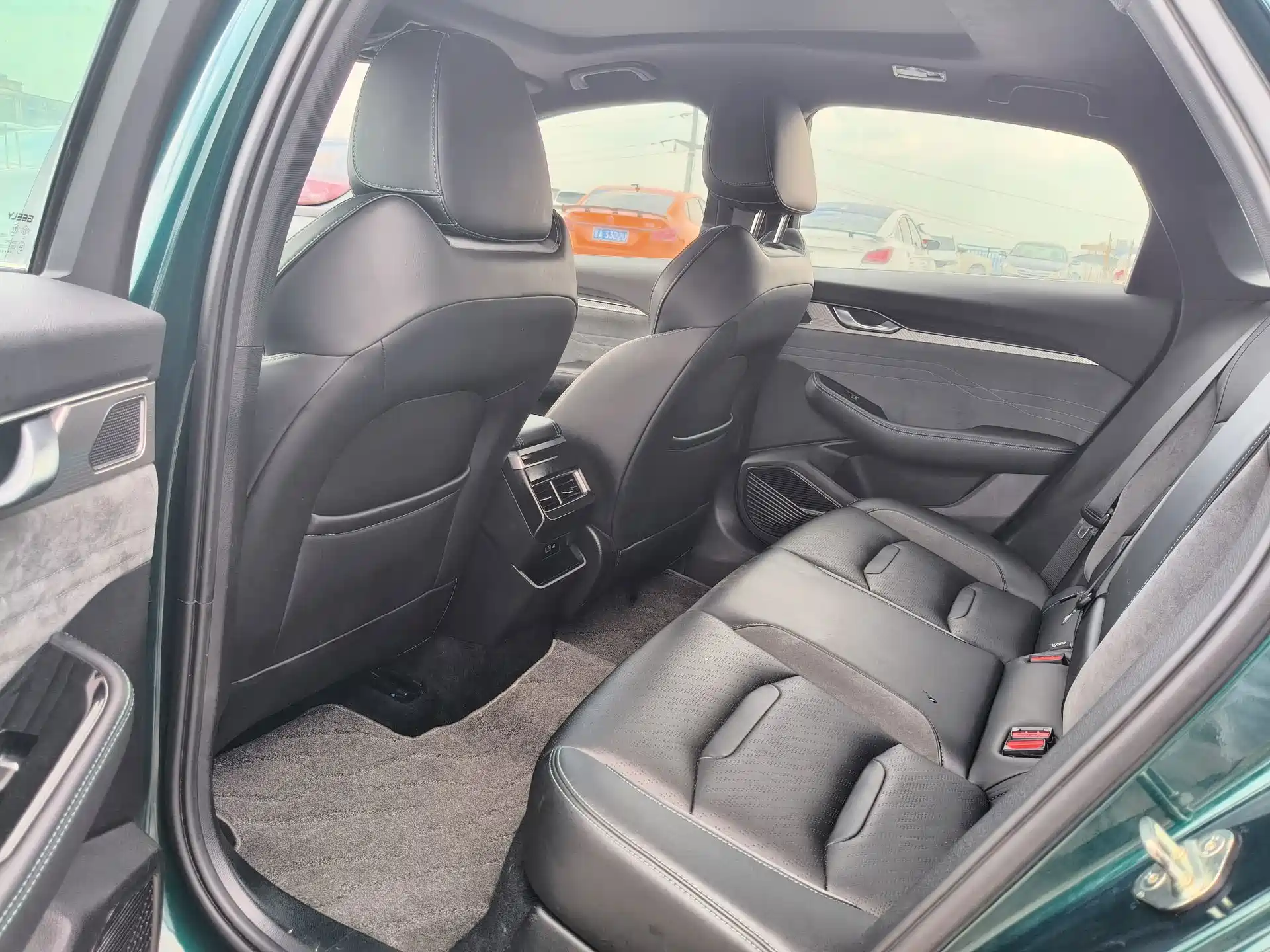 Фото 7 - Geely Preface