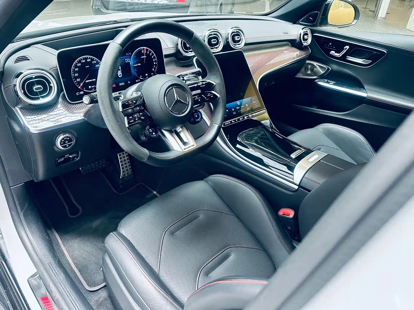 Mercedes-Benz C-Class AMG New Energy 2024 Mercedes-AMG C 63 S E PERFORMANCE F1 Edition фото 9