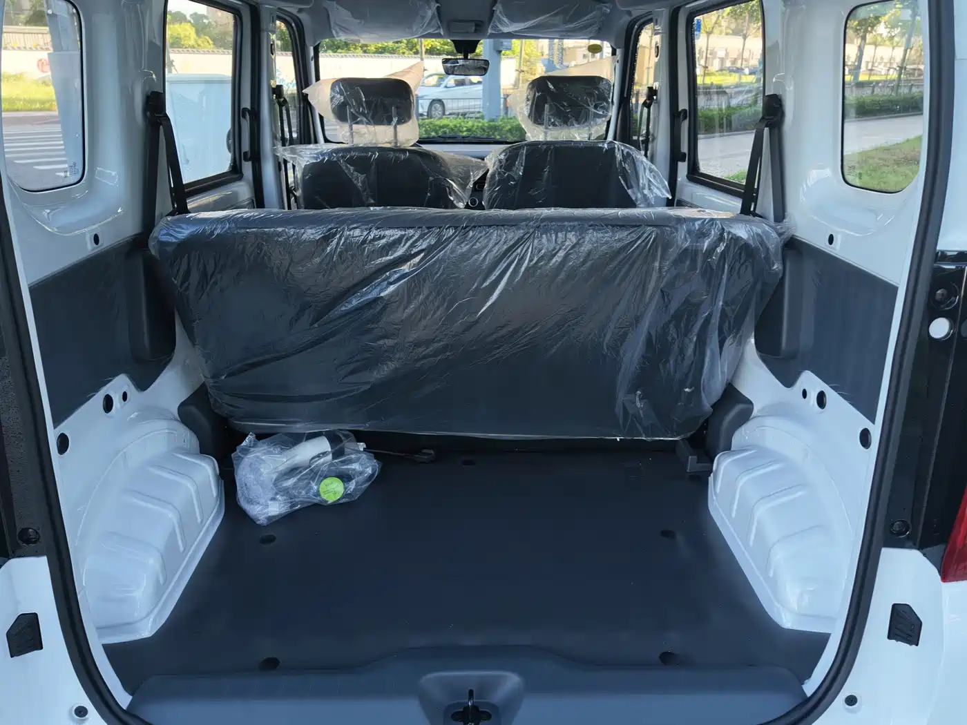 Wuling Motors Wuling Zhiguang NEV 2026 2025 Model 305km Base Version